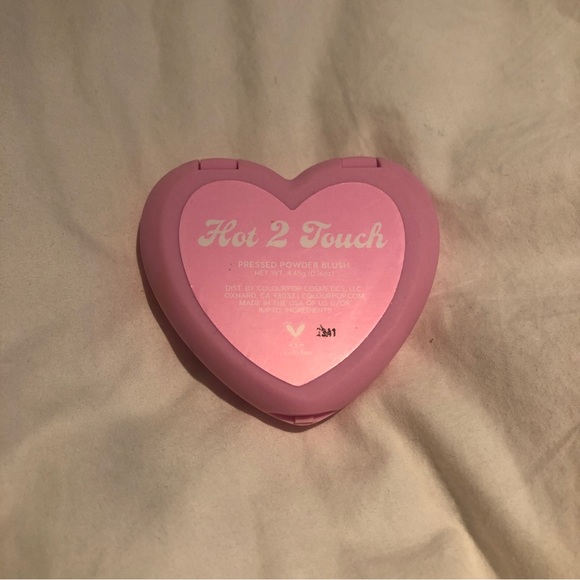 LE Colourpop blush “Hot 2 Touch” - Picture 3 of 3